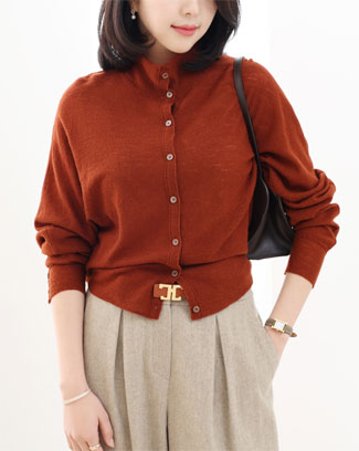 T  ¿ï Å©·¹ÀÌÇÁ  ÇÏÀÌ³Ø µ¹¸Õ ´ÏÆ® ºí¶ó¿ì½º (4color)*wool 100% ¿ï Å©·¹ÀÌÇÁ ¿ø´Ü / °¡º±°í µ¶Æ¯ÇÑ Â¥ÀÓÀÌ µ¸º¸ÀÌ´Â ÇÏÀÌ³Ø ´ÏÆ® ºí¶ó¿ì½º ´ÏÆ® / ¸ñÀ» »ì¦ µ¤´Â ÇÏÀÌ³Ø µðÀÚÀÎÀ̸ç, ´ÜÃß ¿©¹ÒÀ¸·Î ±ò²ûÇÏ°Ô À԰ųª ¿ÀÇÂÇÏ¿©  °¡µð°Çó·³ ¿¬Ãâ