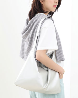 ������ ����Ʈ  ���� ������ ����� * �ڼ� ó�� / ��� ���� (Vegan Leather)�ε巯�� �Ƿ翧�� �˳��� �������� �ڶ��ϴ� �������� ������ �����